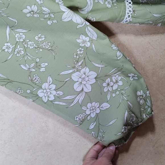 10174 FINAL PRICE Sweet Rain green & white floral mock v-neck L/S blouse 2X NWT - Picture 4 of 11